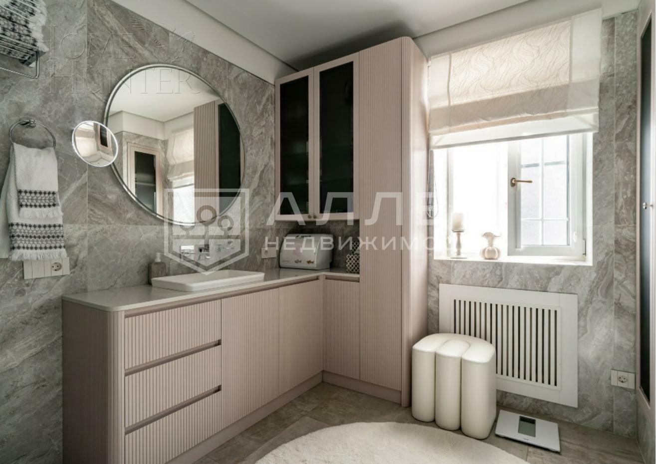 3-этажный коттедж 327 м² с отделкой