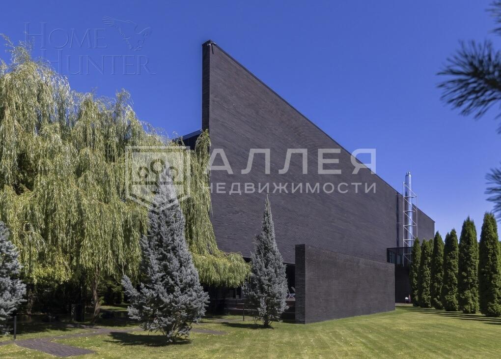 3-этажный коттедж 2 300 м² с отделкой