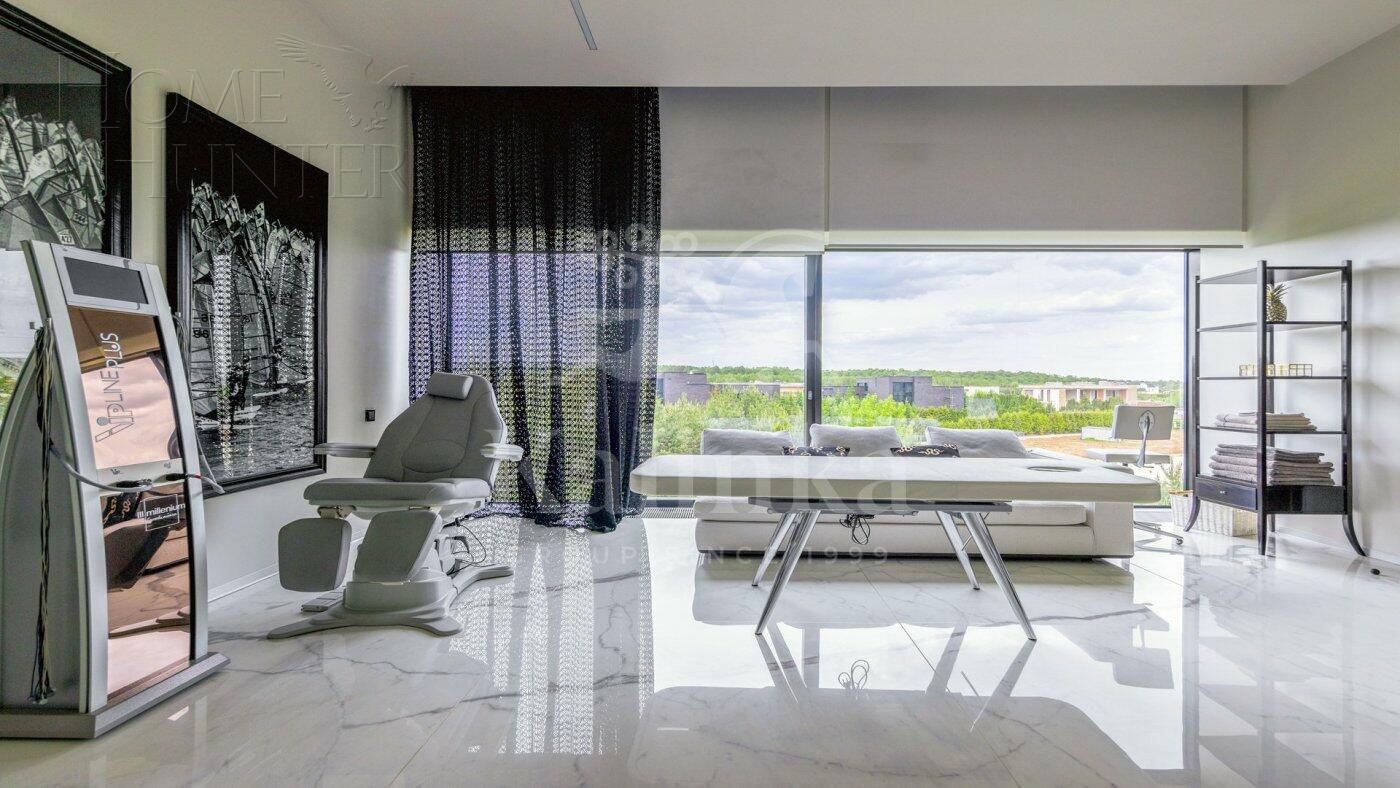 3-этажный коттедж 2 300 м² с отделкой