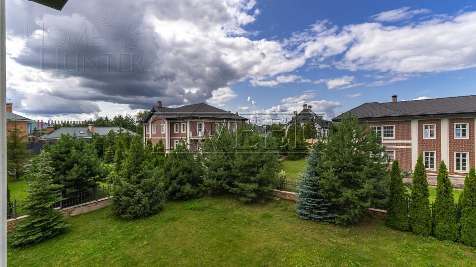 2-этажный коттедж 542.2 м² без отделки