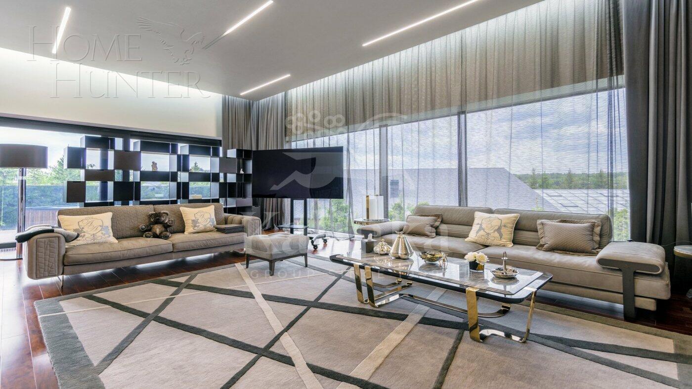 3-этажный коттедж 2 300 м² с отделкой