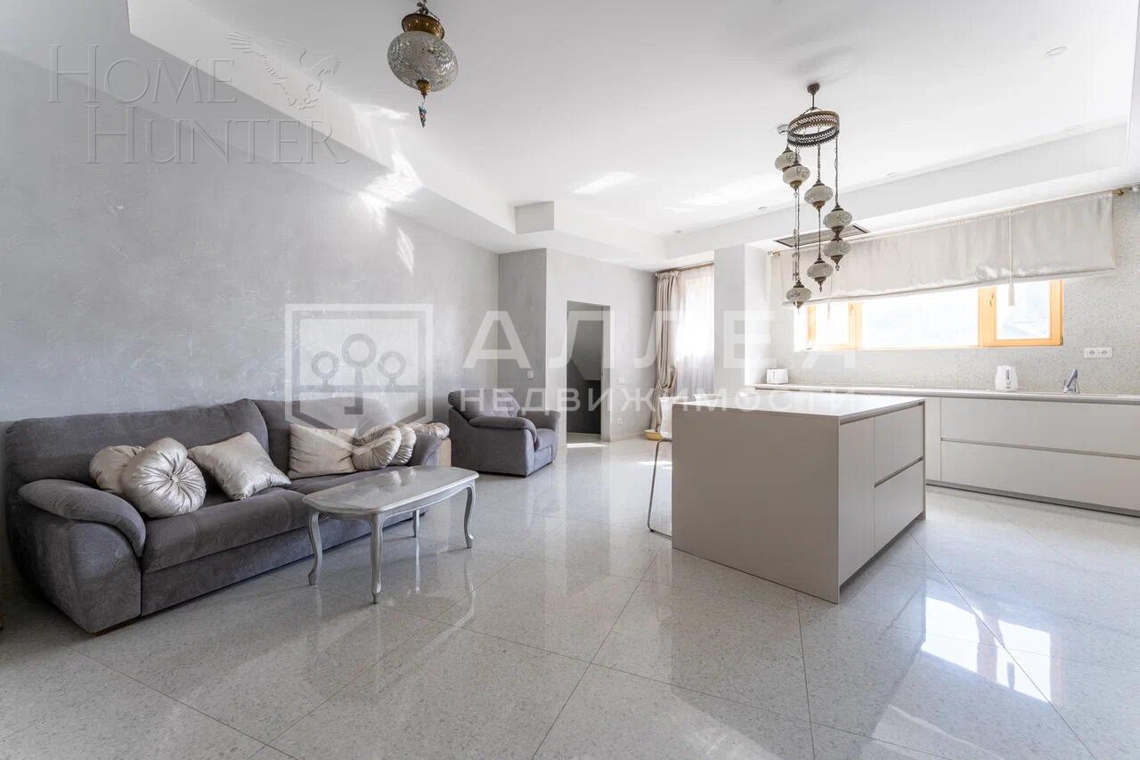 2-этажный коттедж 1 300 м² с отделкой