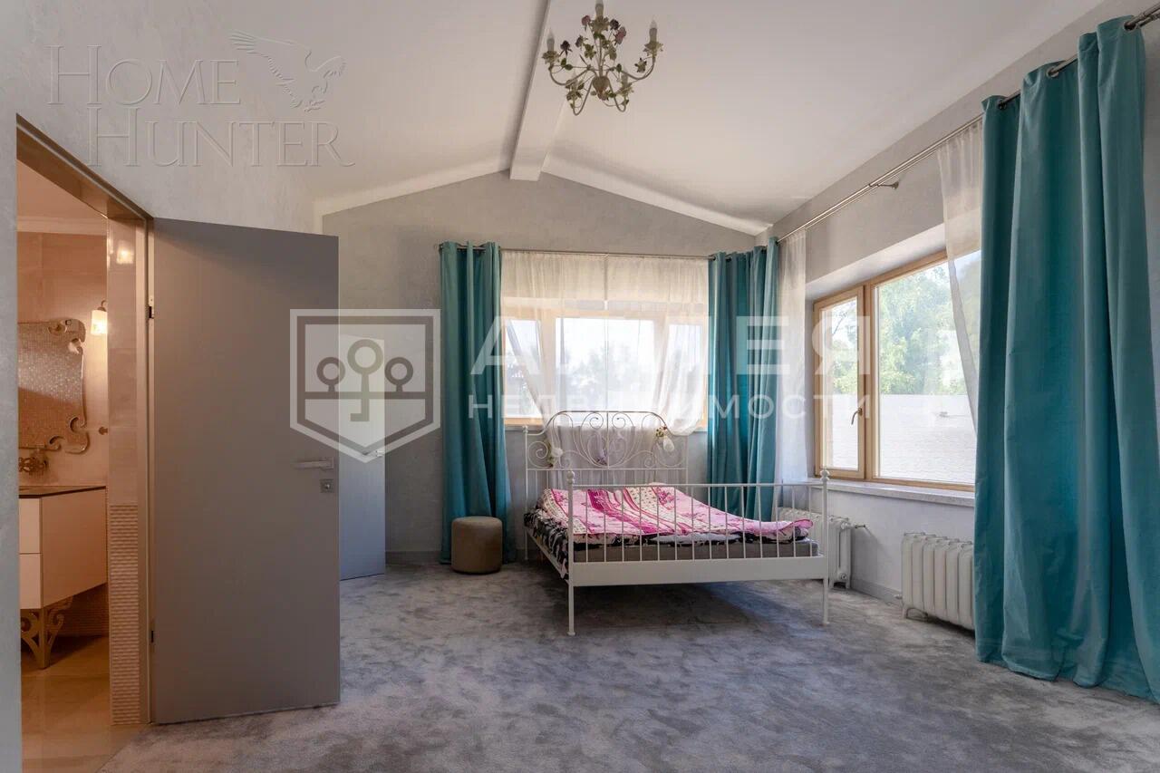 2-этажный коттедж 1 300 м² с отделкой