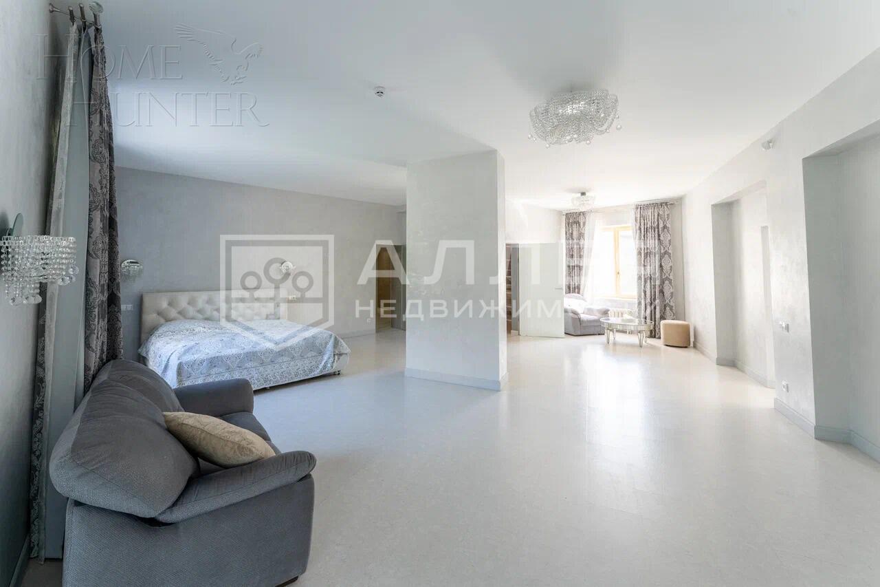2-этажный коттедж 1 300 м² с отделкой