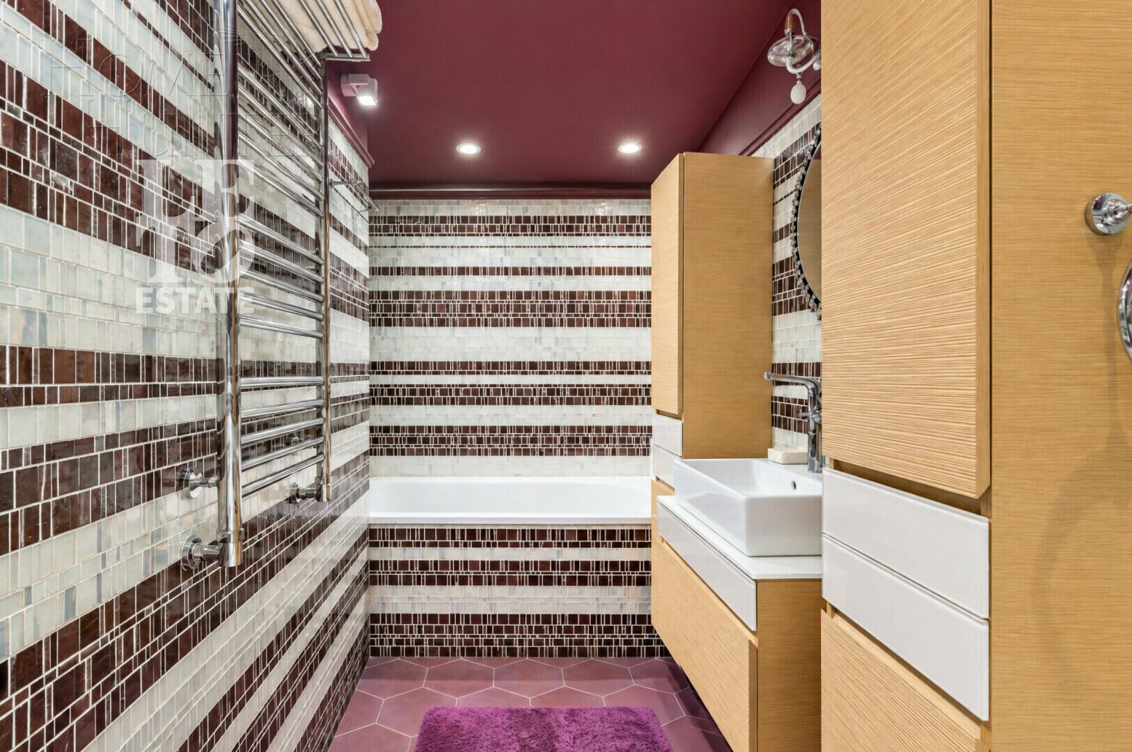 1-этажный коттедж 700 м² с отделкой