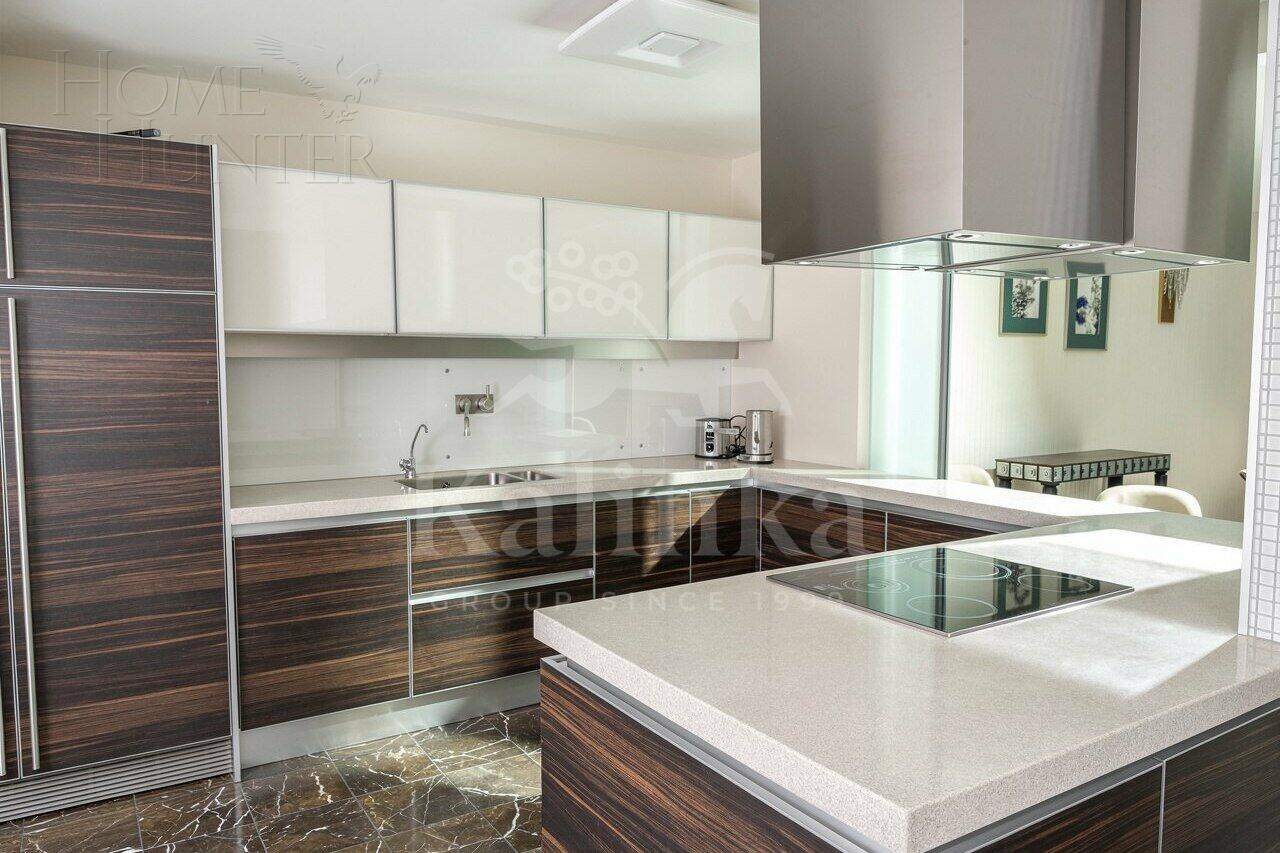 4-КОМН. КВАРТИРА С ОТДЕЛКОЙ 210.6 М² НА 2 ЭТАЖЕ