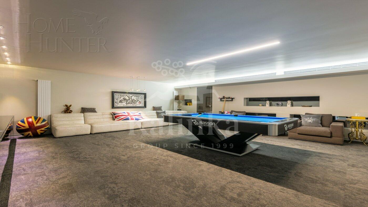3-этажный коттедж 2 300 м² с отделкой