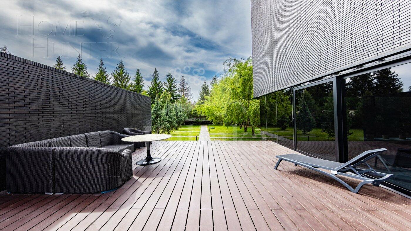 3-этажный коттедж 2 300 м² с отделкой