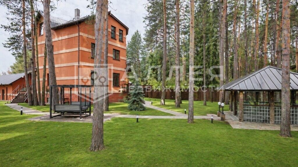 4-этажный коттедж 581 м² с отделкой
