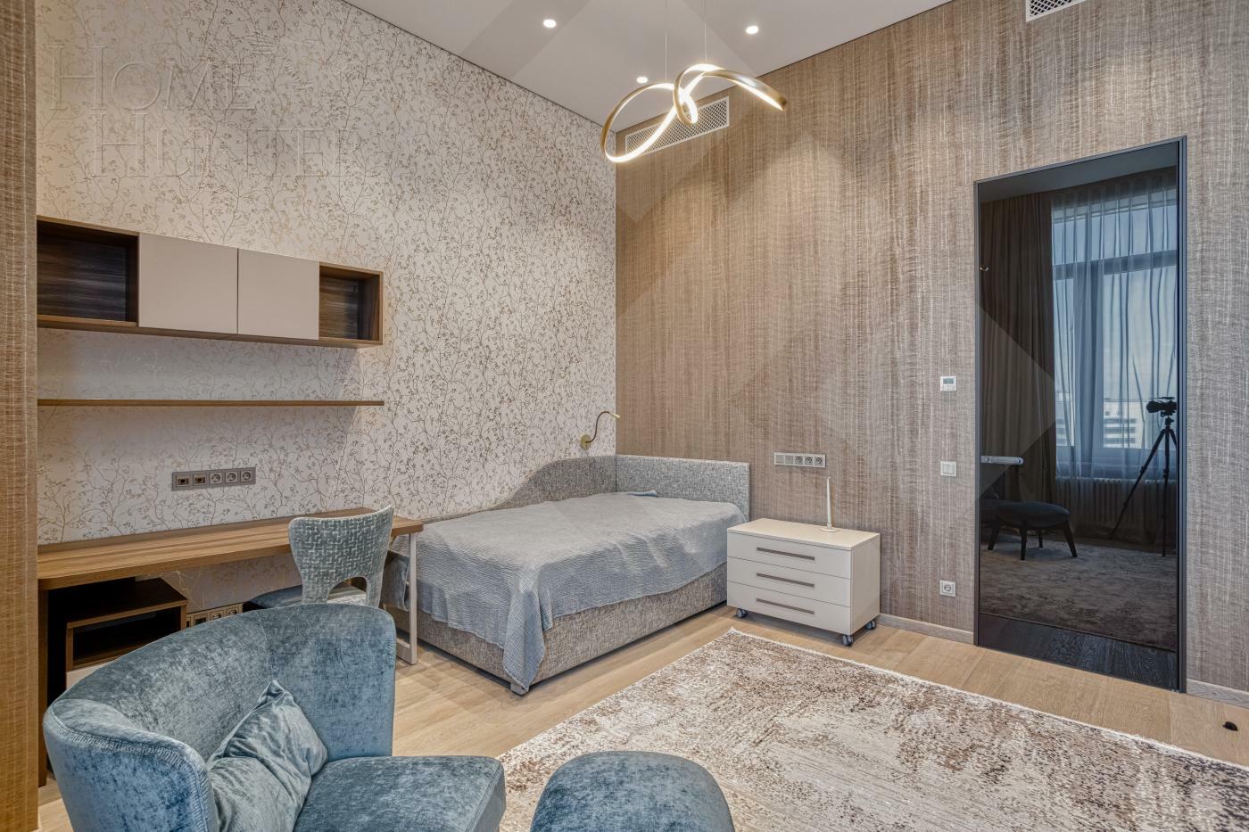 4-КОМН. ПЕНТХАУС С ОТДЕЛКОЙ 242 М² НА 22 ЭТАЖЕ