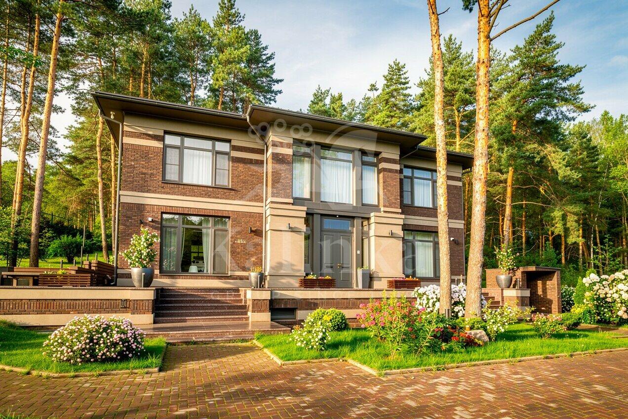 2-этажный коттедж 569.8 м² с отделкой