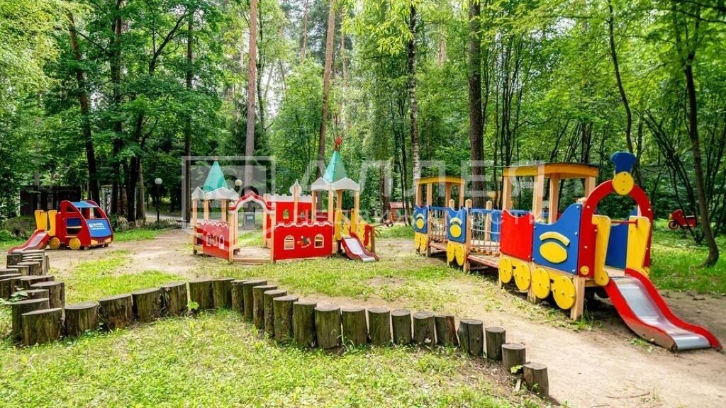 2-этажный коттедж 735 м² с отделкой
