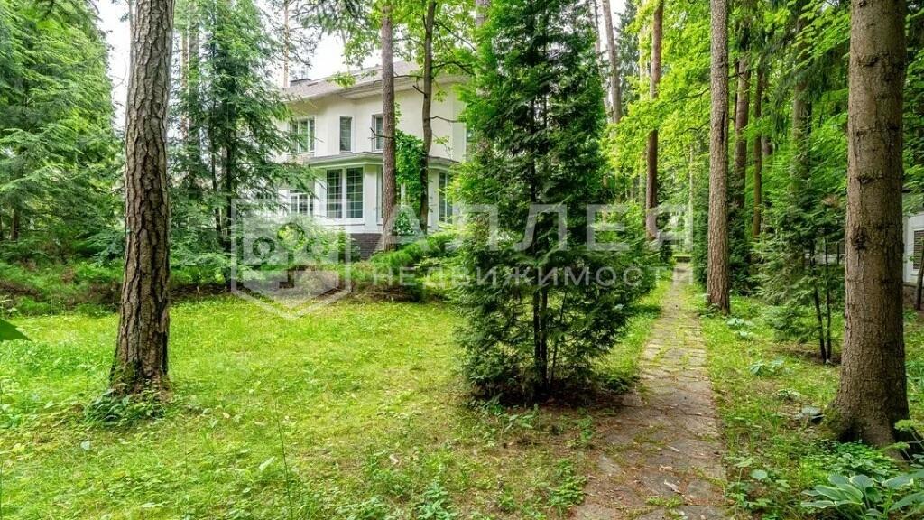 2-этажный коттедж 735 м² с отделкой