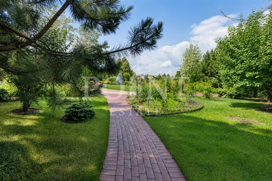 КОТТЕДЖ 974 м² с отделкой