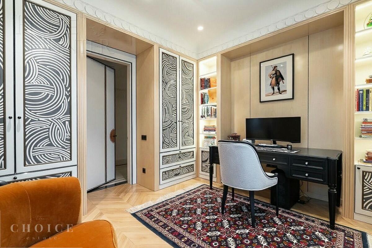 2-этажный коттедж 1 000 м² с отделкой