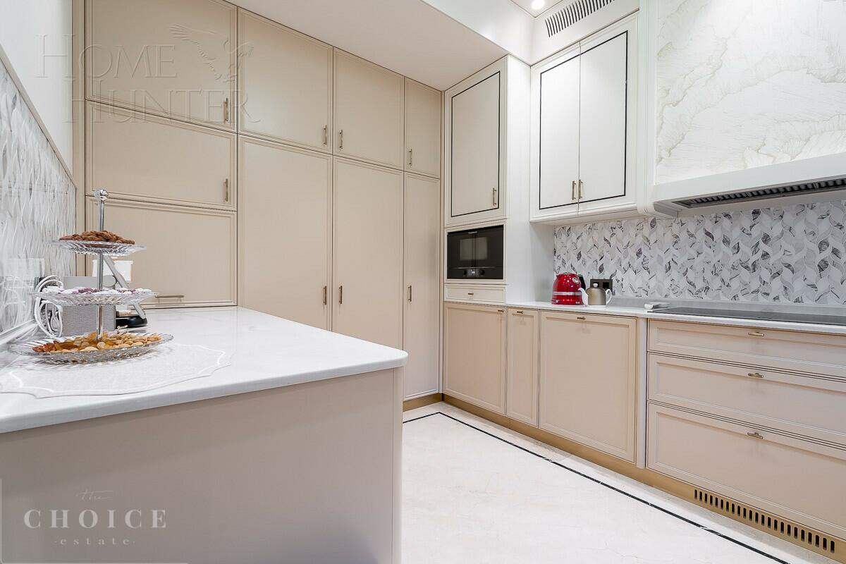 2-этажный коттедж 1 000 м² с отделкой