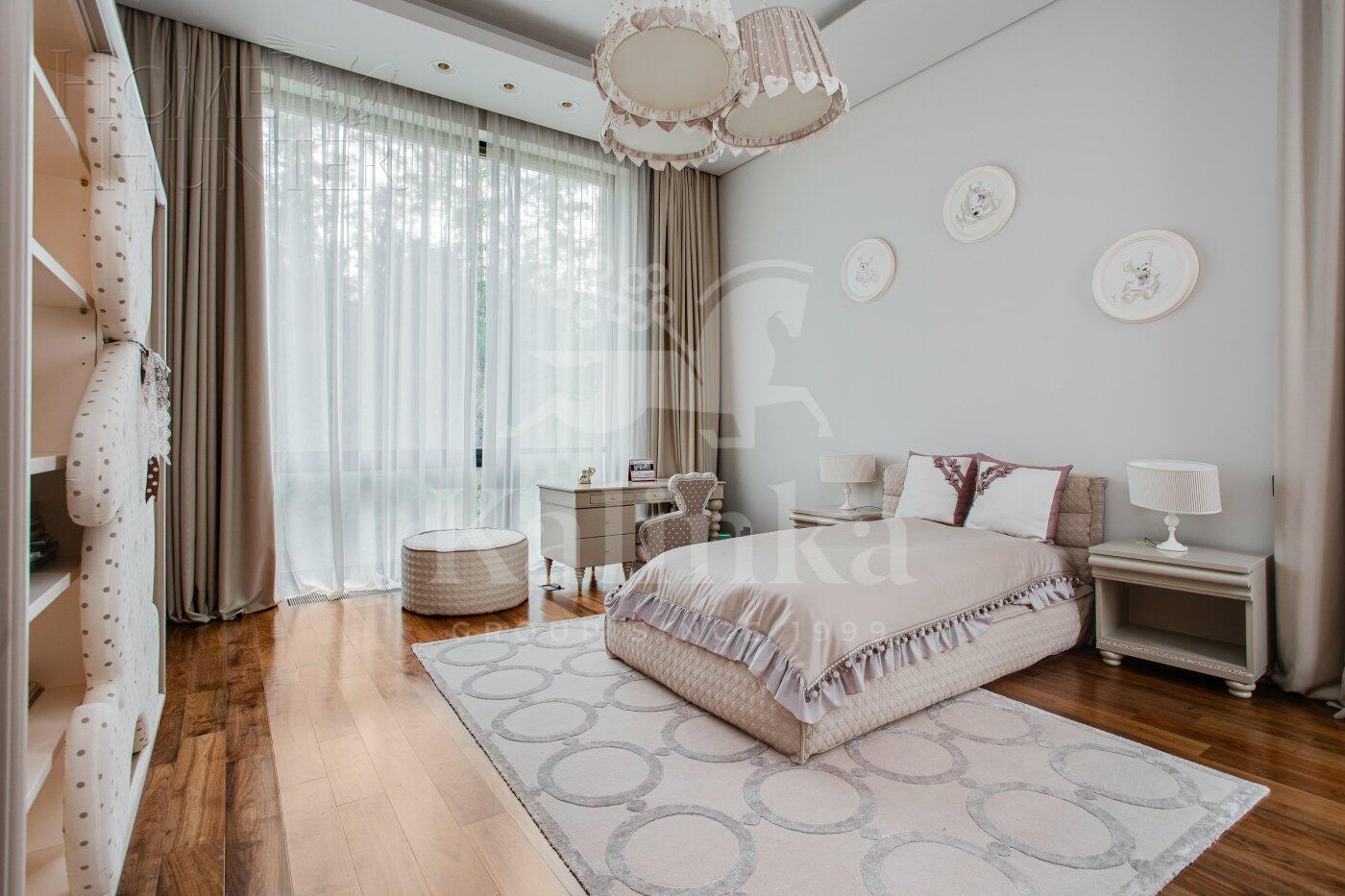 3-этажный коттедж 1 000 м² с отделкой