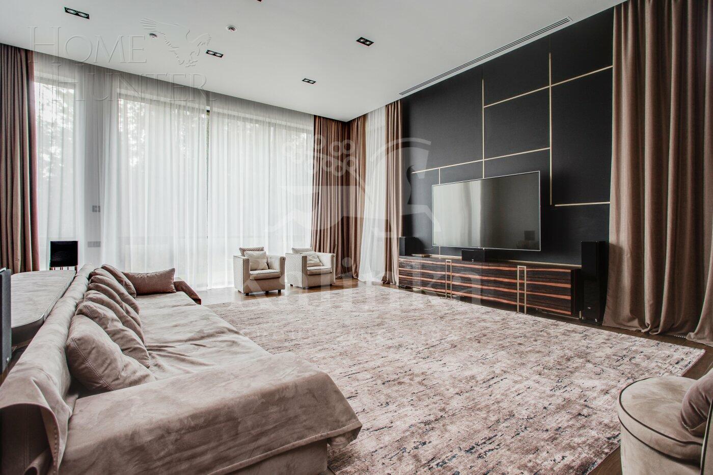 3-этажный коттедж 1 000 м² с отделкой