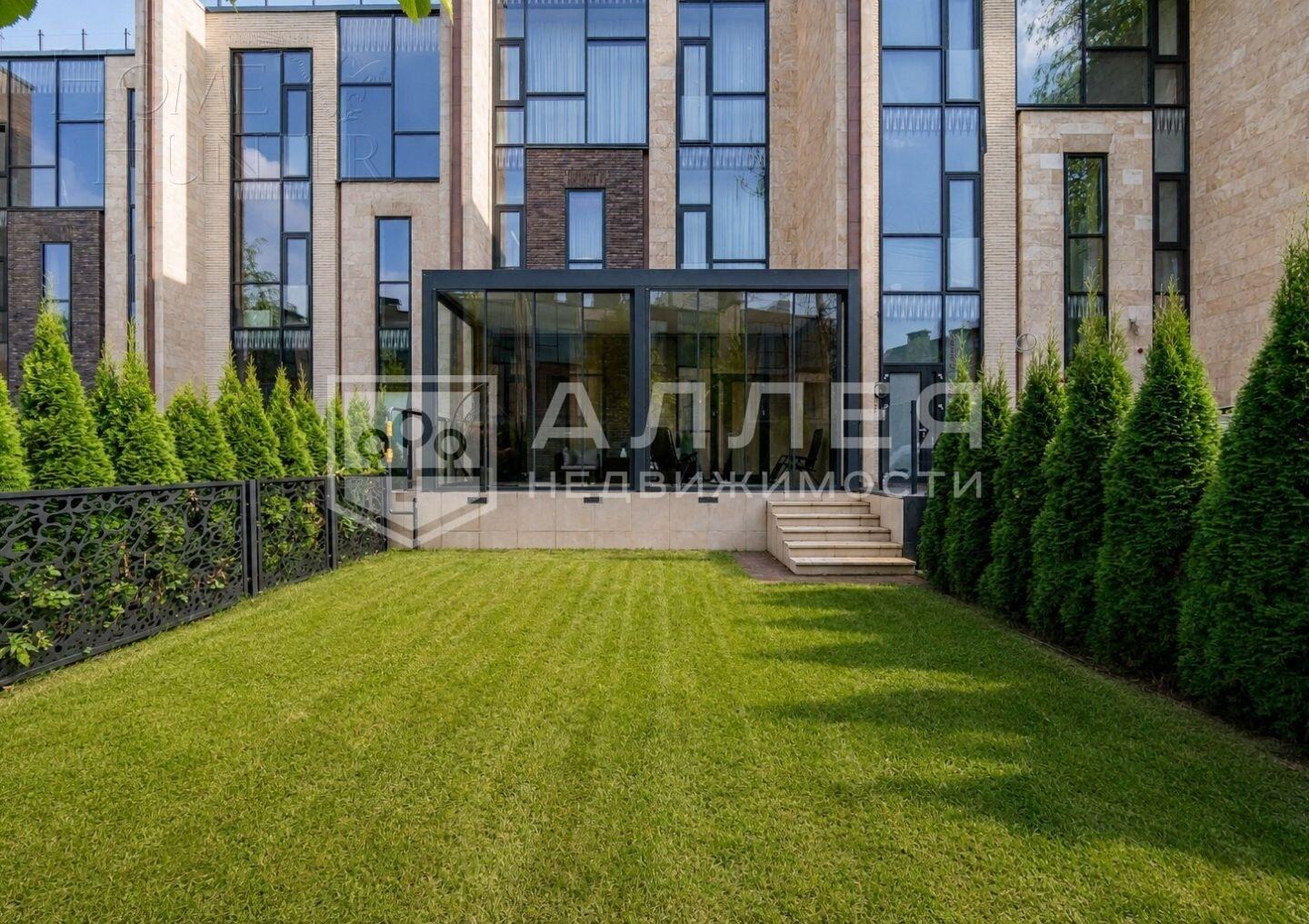 4-этажный таунхаус 287 м² с отделкой