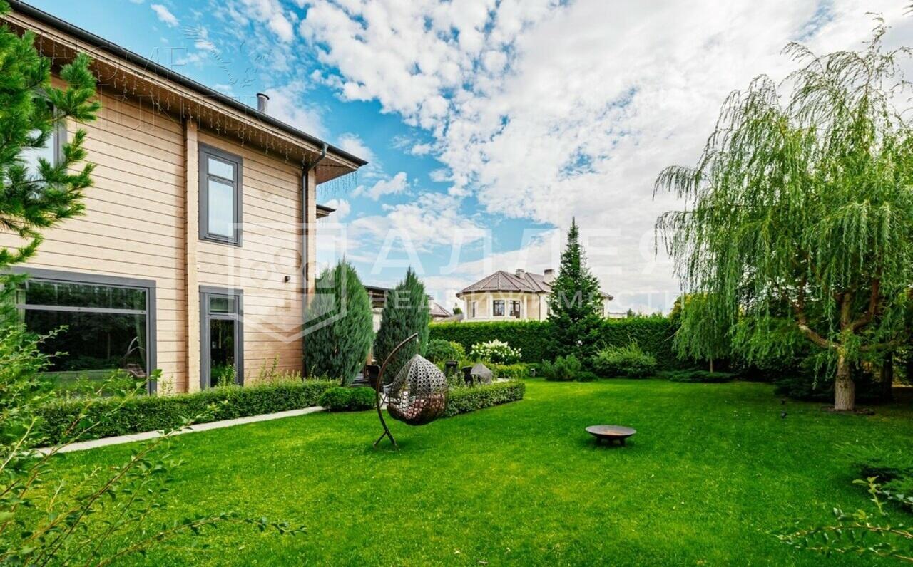 2-этажный коттедж 300 м² с отделкой