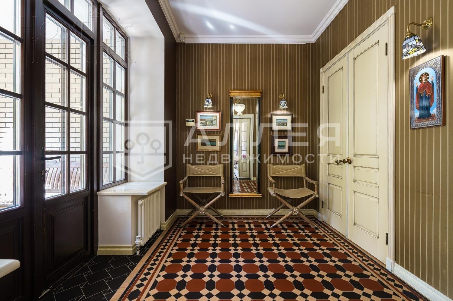 3-этажный коттедж 754.5 м² с отделкой