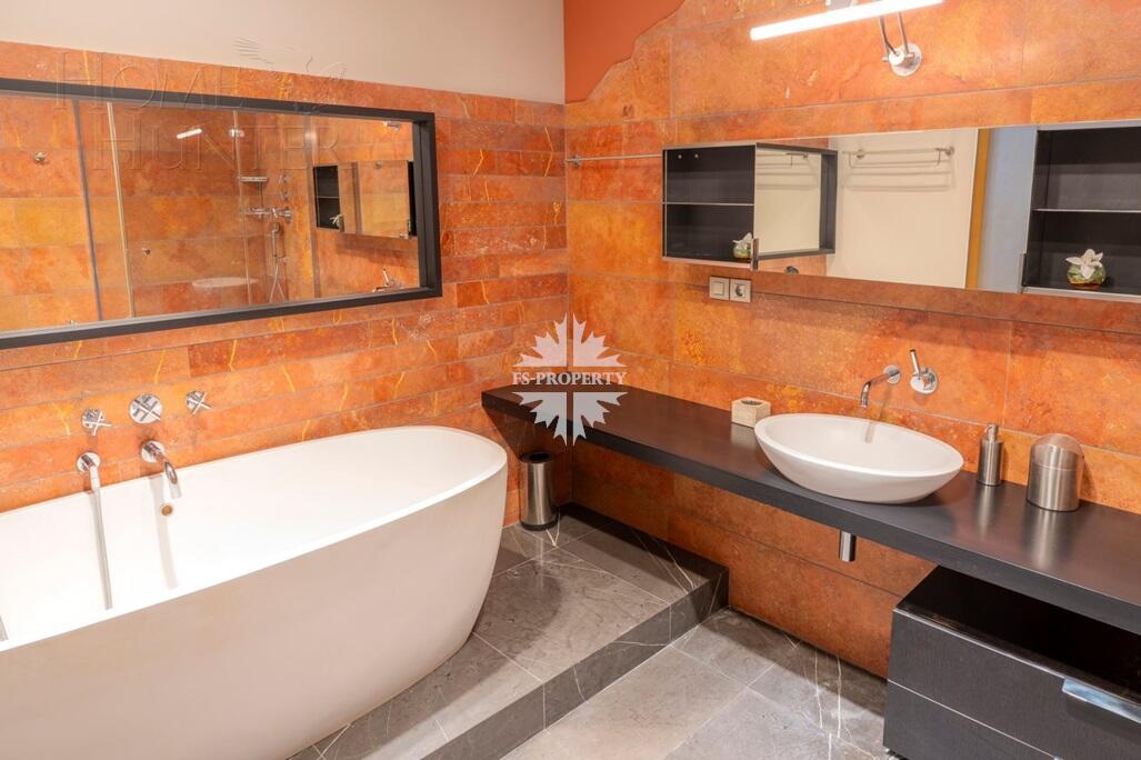 4-КОМН. КВАРТИРА С ОТДЕЛКОЙ 261 М² НА 5 ЭТАЖЕ