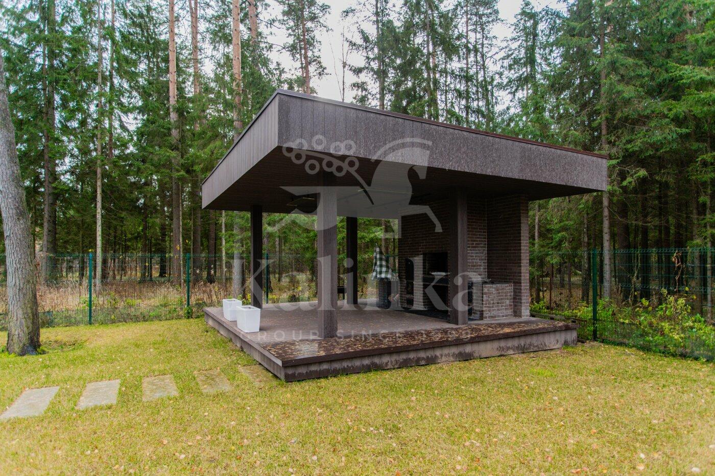 3-этажный коттедж 1 000 м² с отделкой