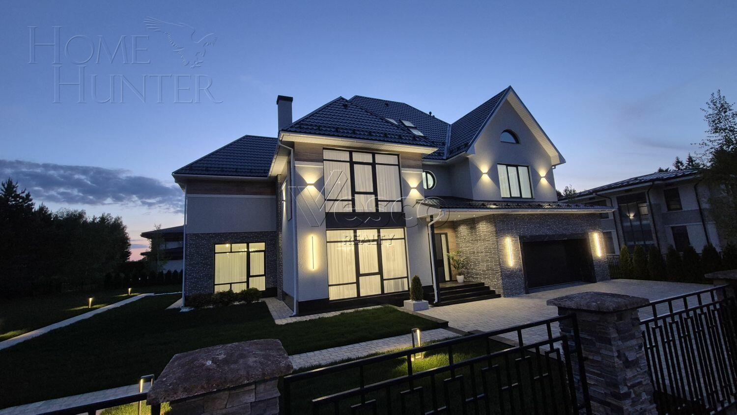 3-этажный коттедж 600 м² с отделкой
