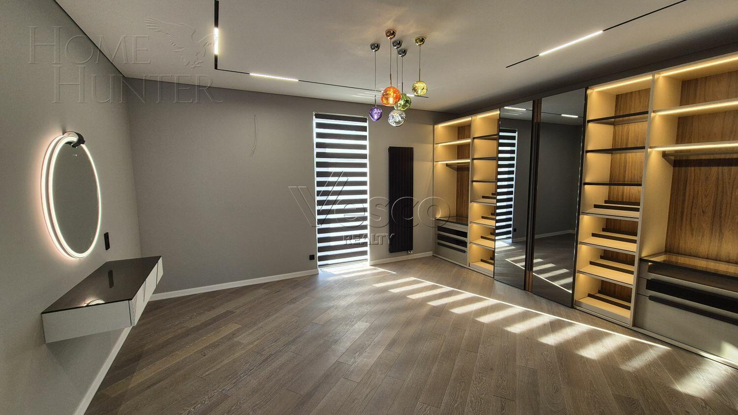 3-этажный коттедж 600 м² с отделкой
