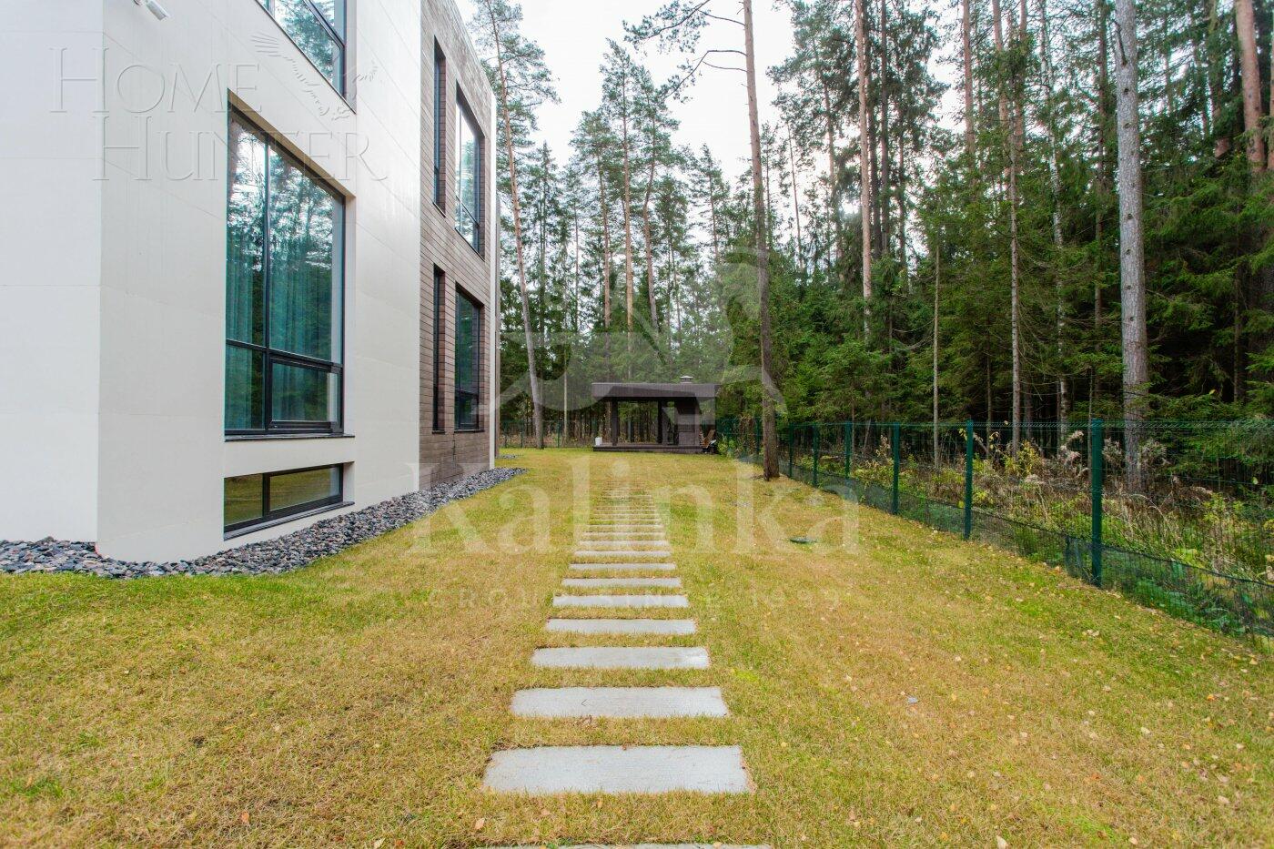 3-этажный коттедж 1 000 м² с отделкой