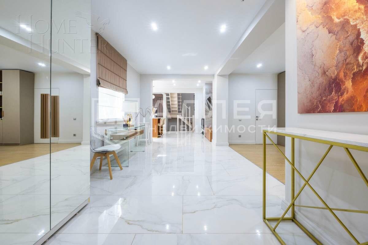 3-этажный коттедж 285 м² с отделкой