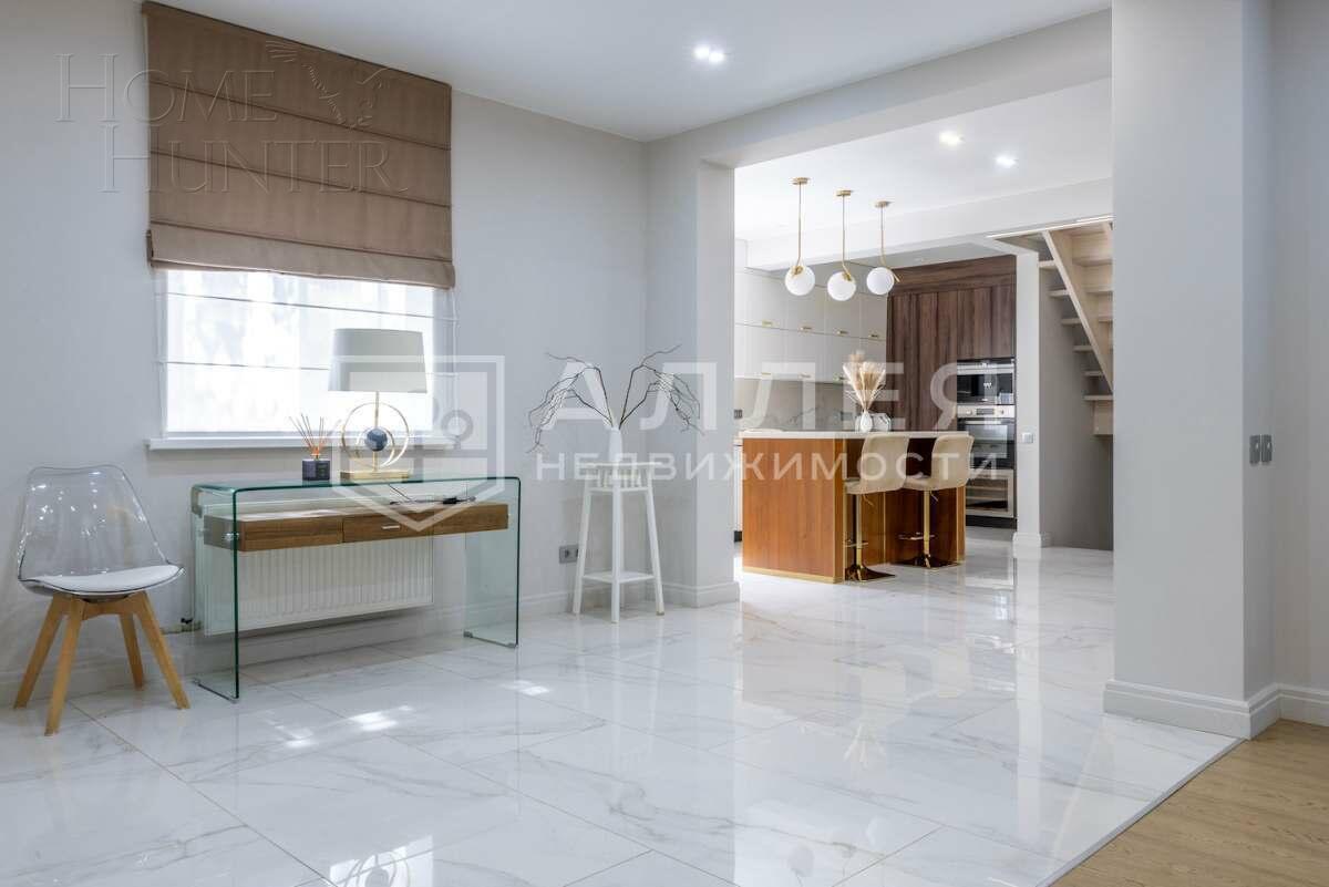 3-этажный коттедж 285 м² с отделкой