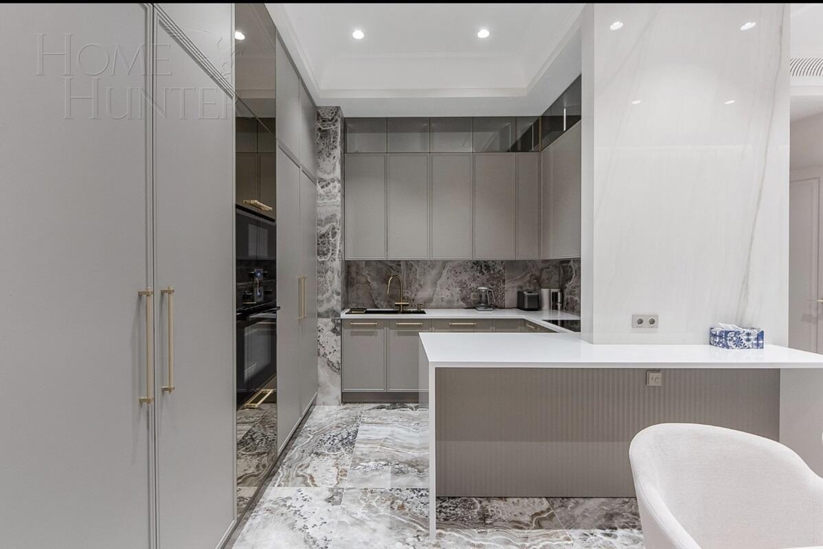 4-КОМН. КВАРТИРА С ОТДЕЛКОЙ 180 М² НА 15 ЭТАЖЕ