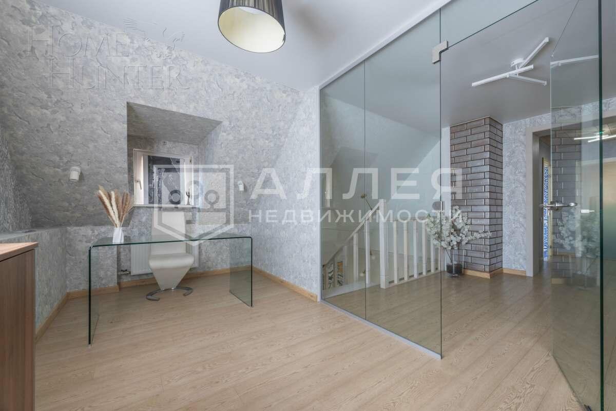 3-этажный коттедж 285 м² с отделкой