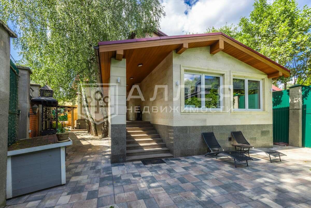 3-этажный коттедж 285 м² с отделкой