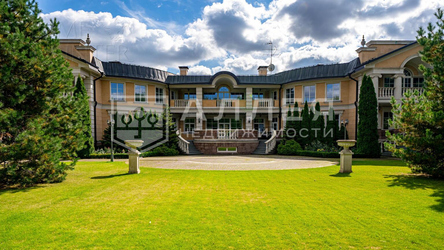 2-этажный коттедж 2 800 м² с отделкой