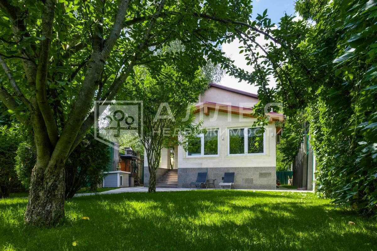3-этажный коттедж 285 м² с отделкой