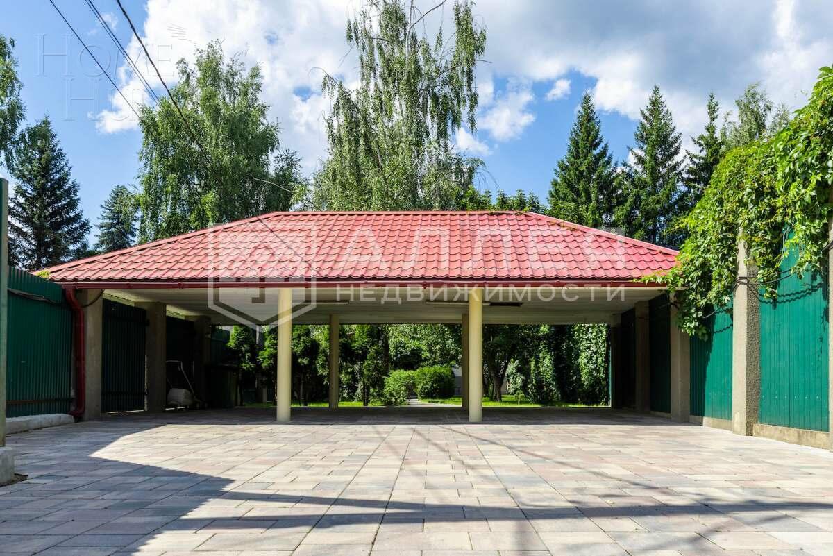 3-этажный коттедж 285 м² с отделкой