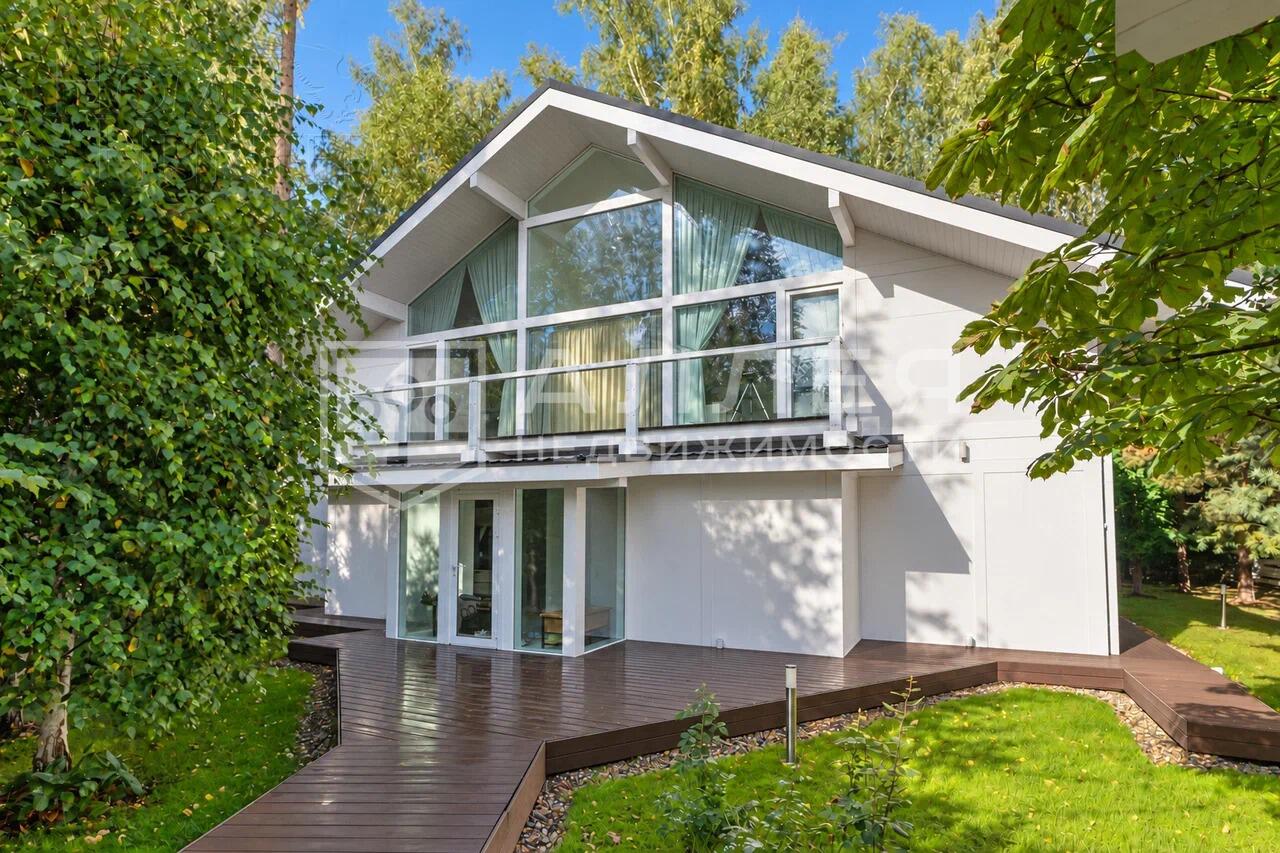 2-этажный коттедж 290 м² с отделкой