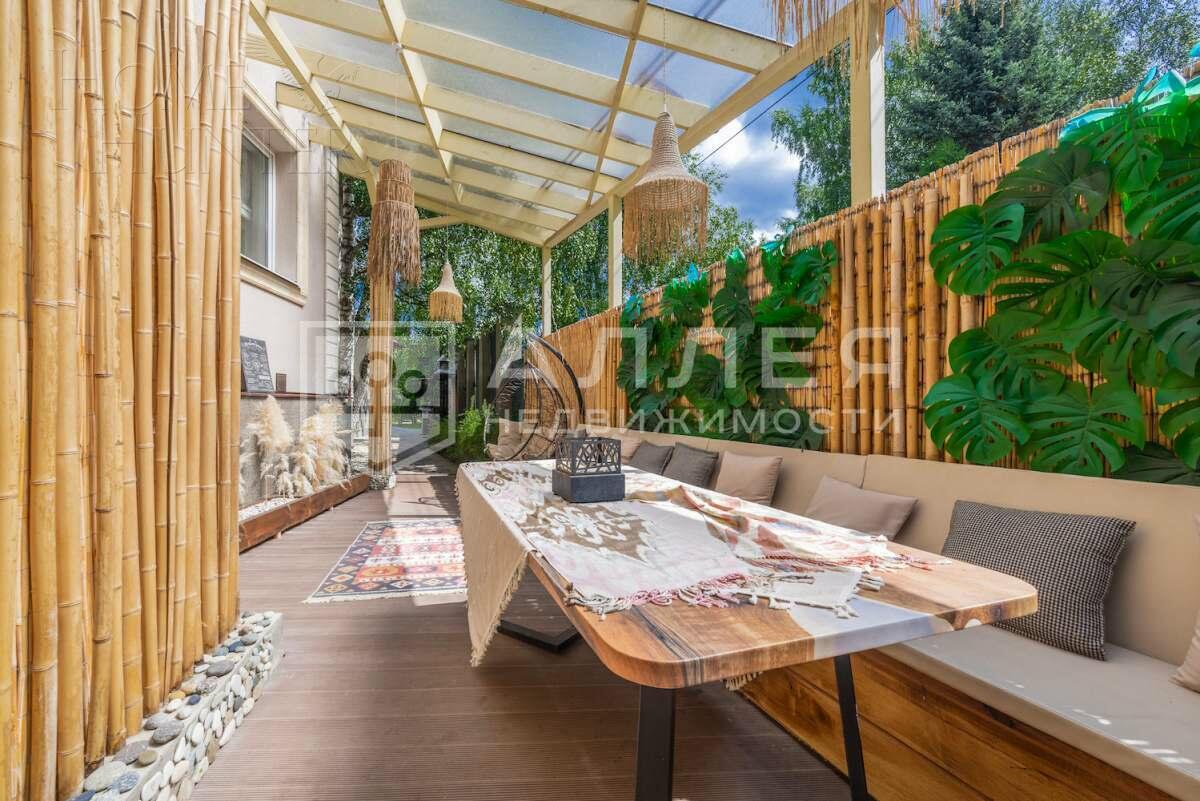 3-этажный коттедж 285 м² с отделкой