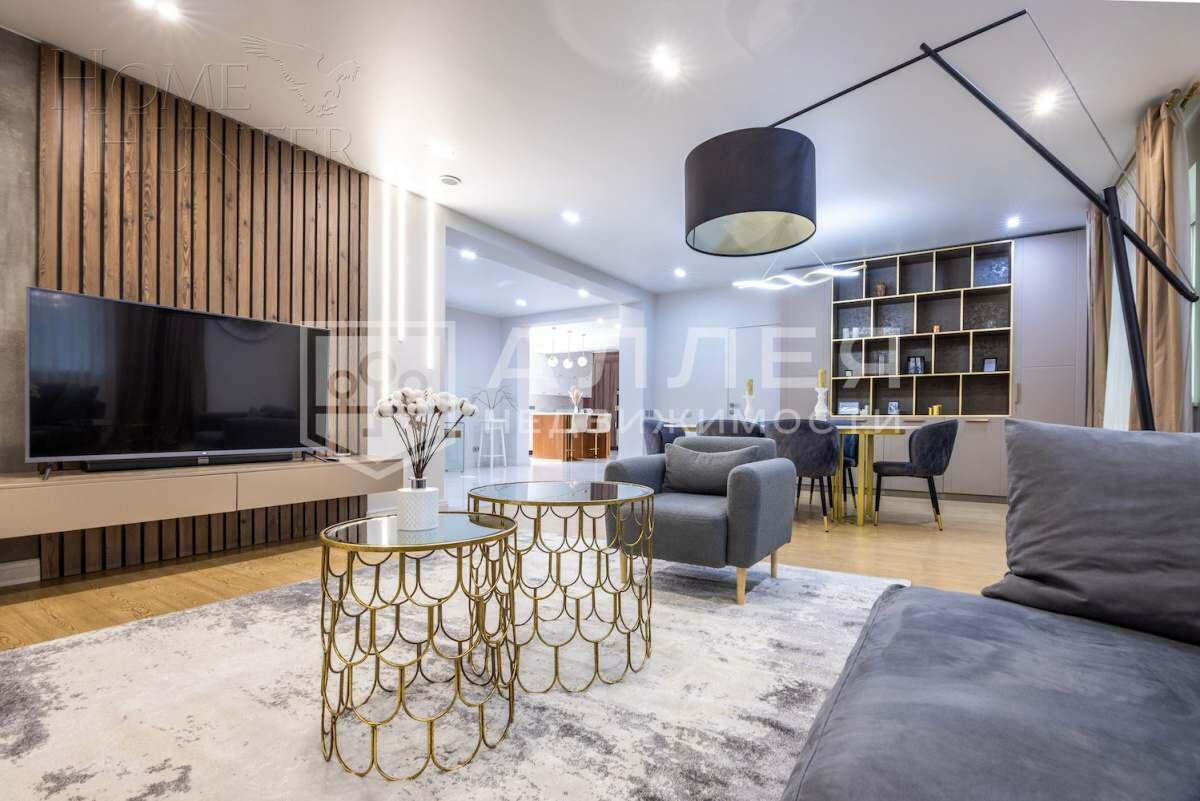 3-этажный коттедж 285 м² с отделкой