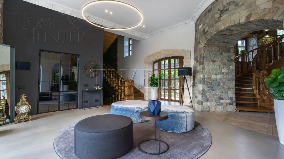 3-этажный коттедж 1 500 м² с отделкой