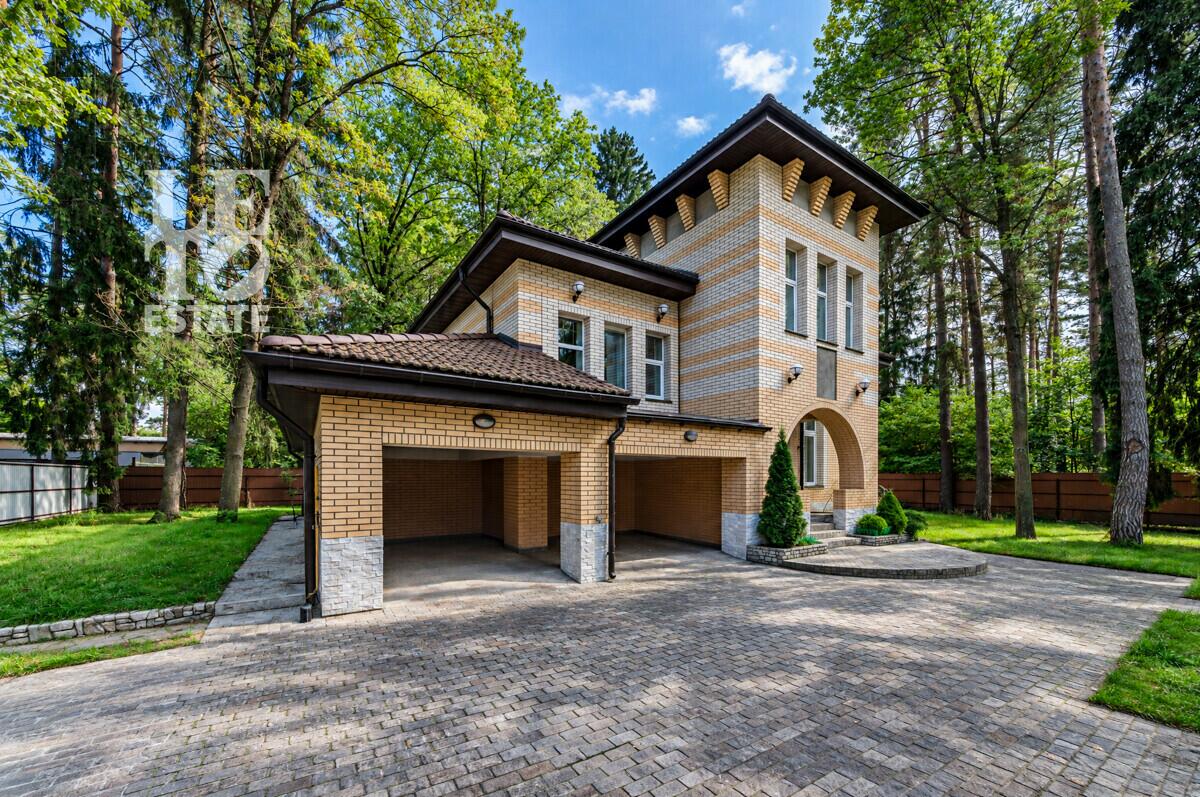 1-этажный коттедж 380 м² с отделкой