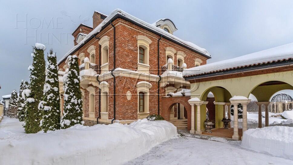 4-этажный коттедж 1 500 м² с отделкой