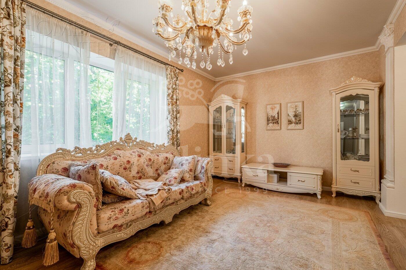 3-этажный коттедж 800 м² с отделкой