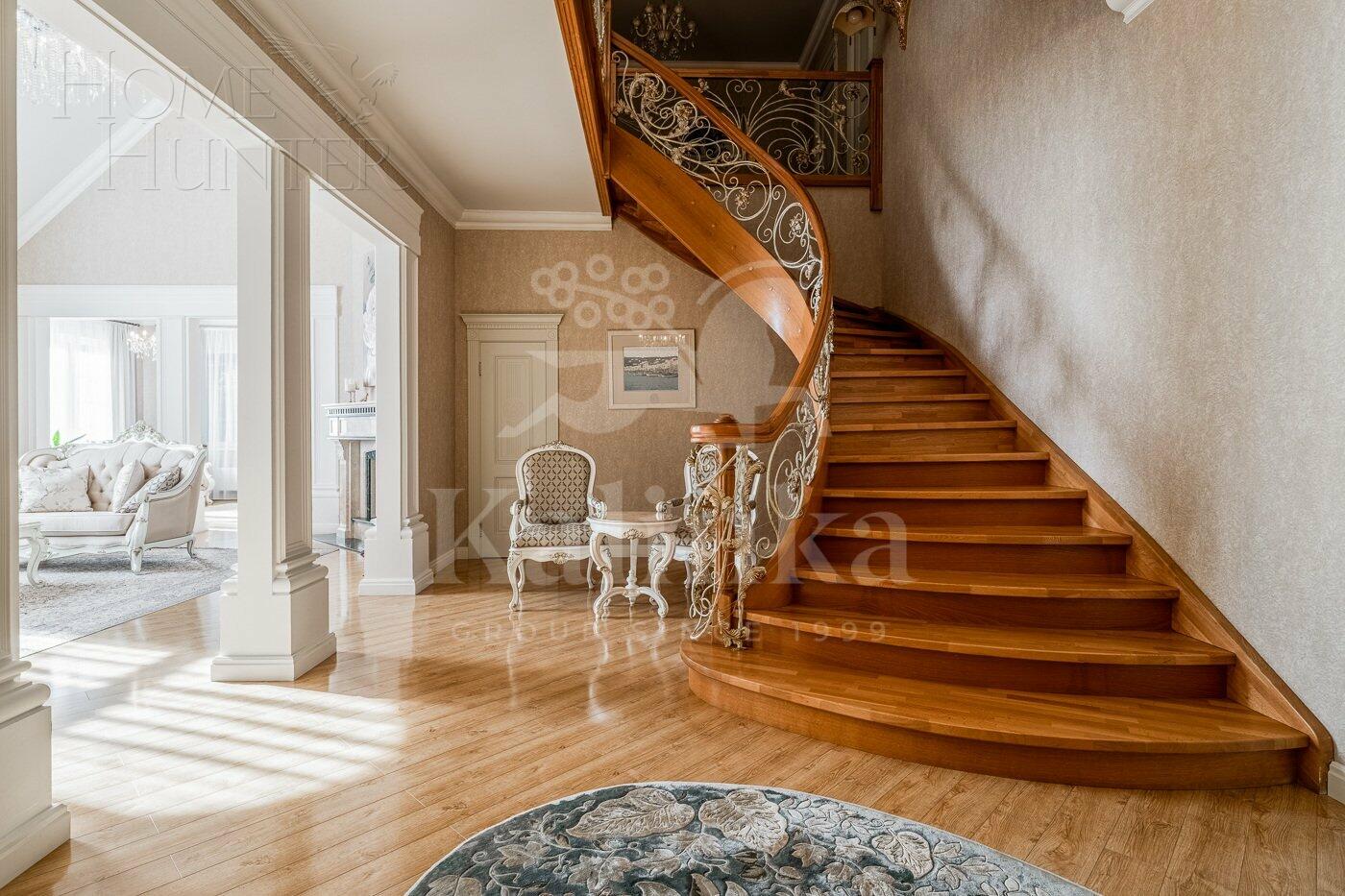 3-этажный коттедж 800 м² с отделкой