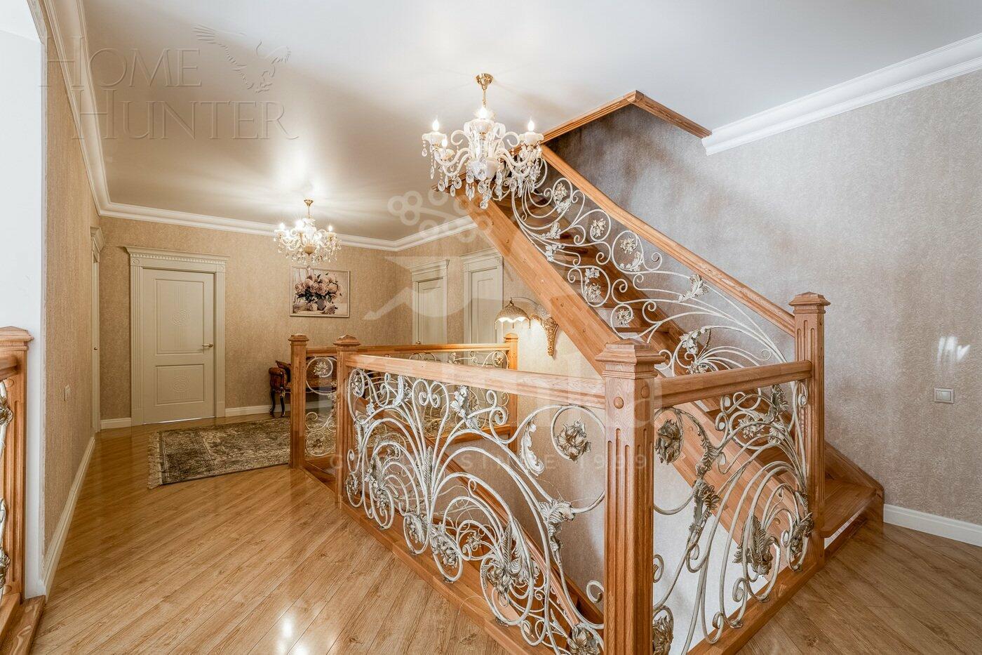 3-этажный коттедж 800 м² с отделкой