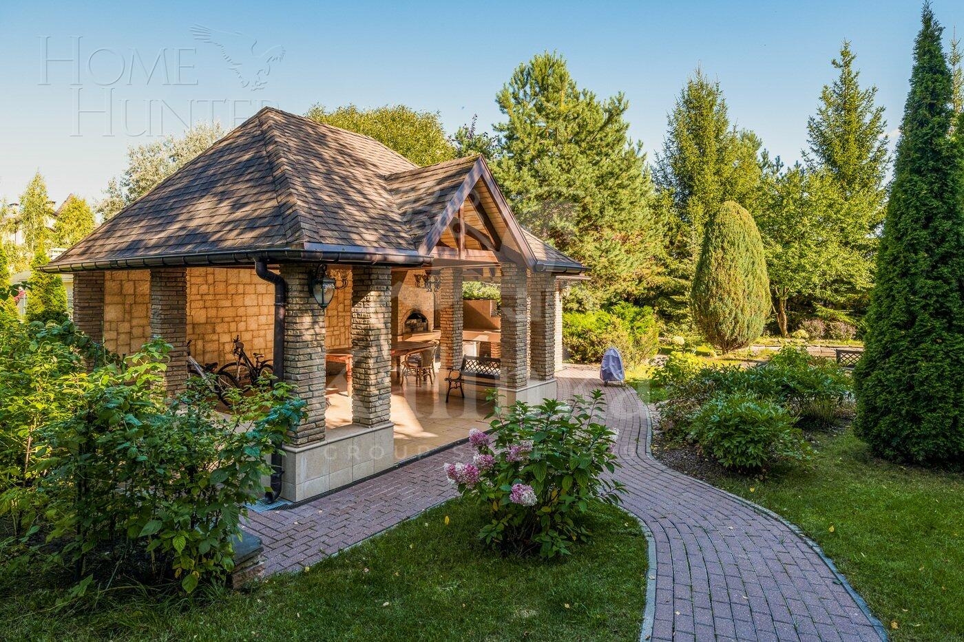 3-этажный коттедж 800 м² с отделкой