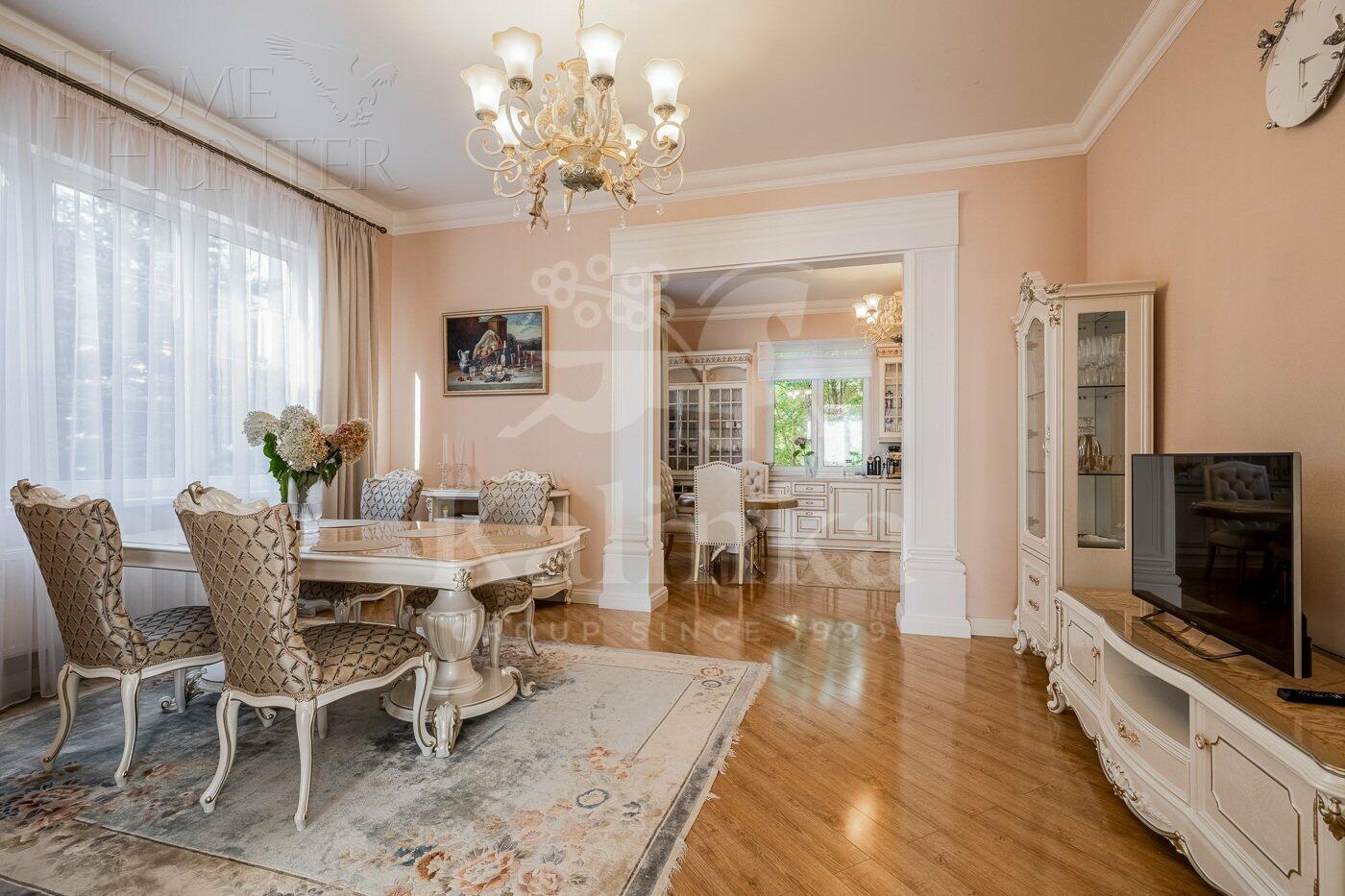 3-этажный коттедж 800 м² с отделкой