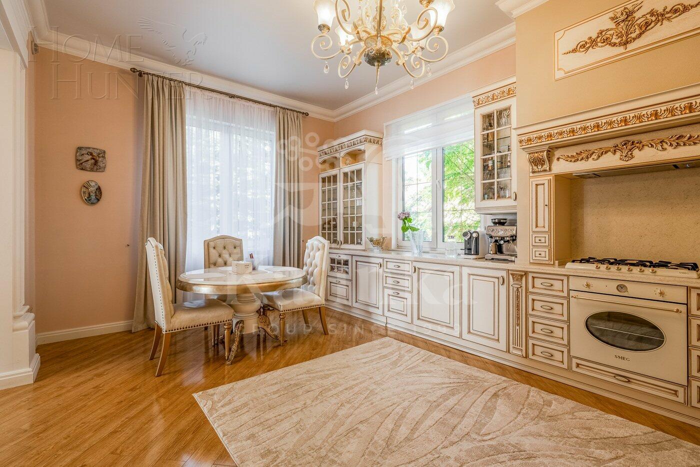 3-этажный коттедж 800 м² с отделкой